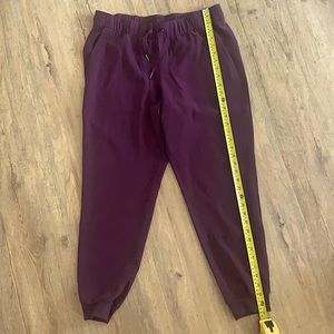 Lululemon On the Fly Joggers!